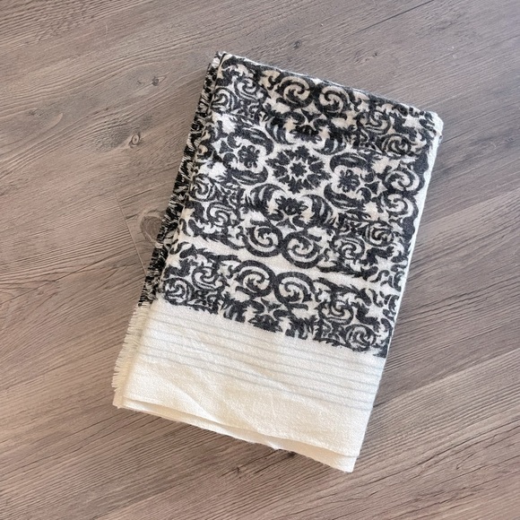 RW&Co Scarf - Picture 3 of 6